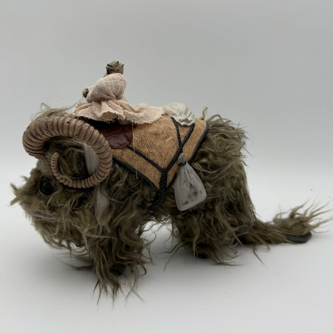 Star Wars POTF Bantha action figure with a Tusken Raider Action Figures