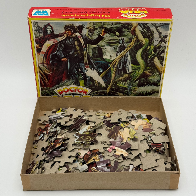 Doctor Who Vintage 224 Large piece Puzzle complete
