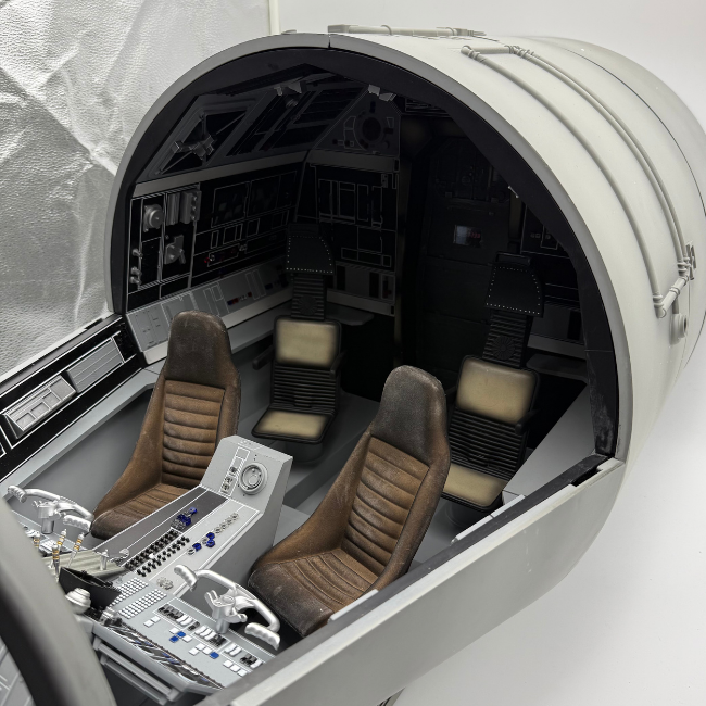 Star Wars Jazzinc 1/6 Millenium Falcon Cockpit Model with Lights