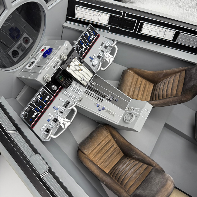 Star Wars Jazzinc 1/6 Millenium Falcon Cockpit Model with Lights