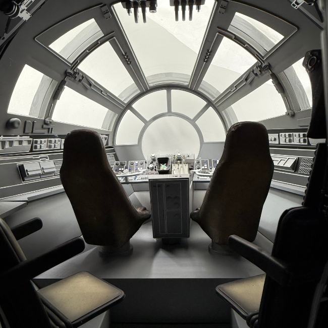 Star Wars Jazzinc 1/6 Millenium Falcon Cockpit Model with Lights