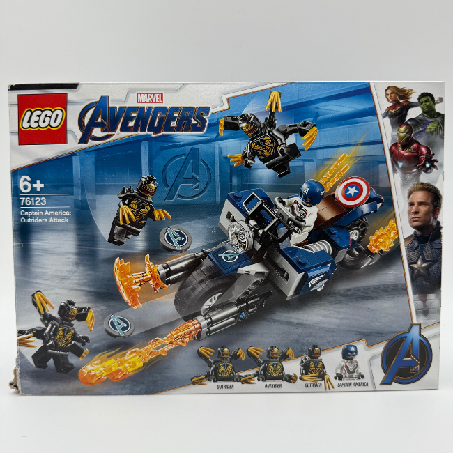 LEGO Marvel Captain America Outriders Attack 70123 Set
