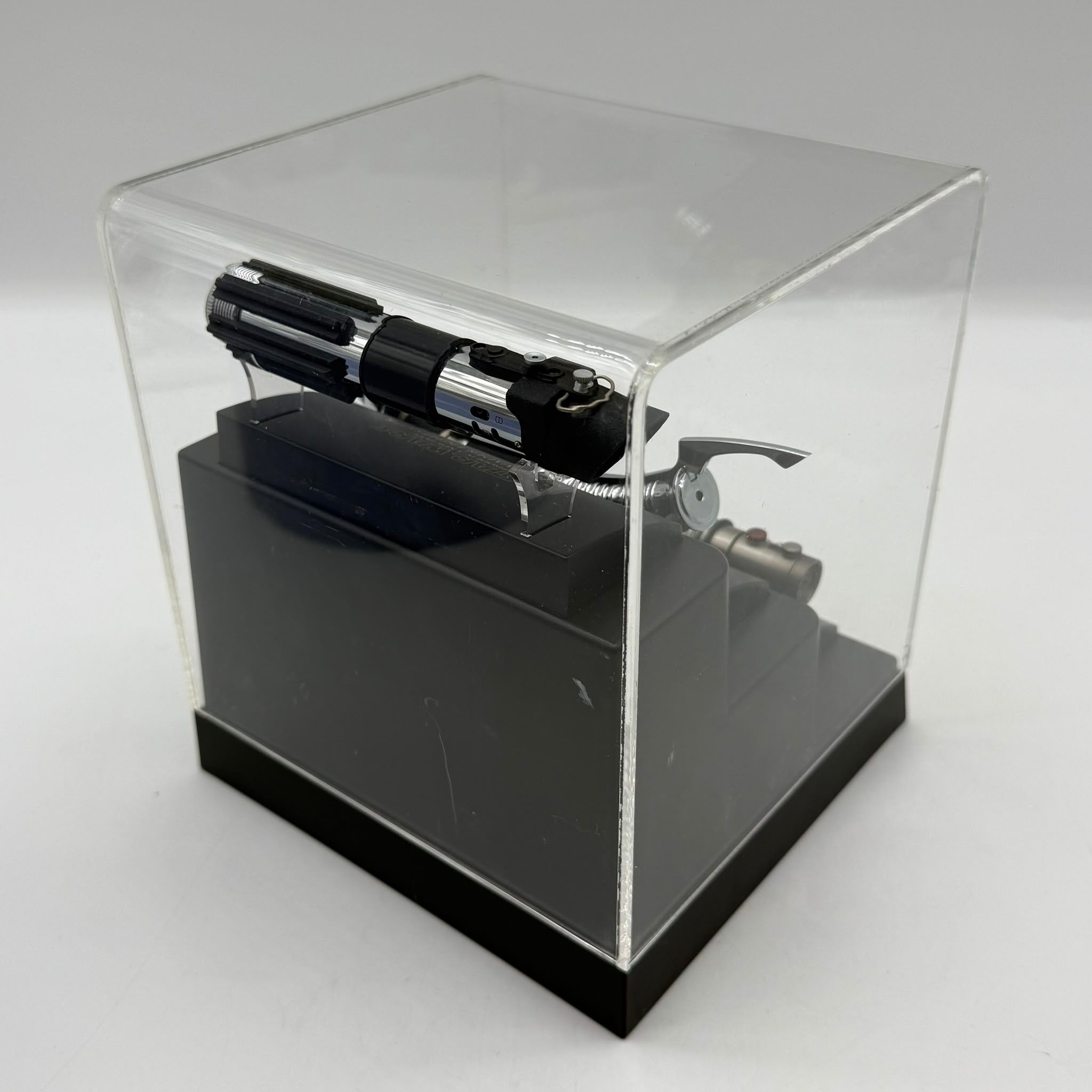 Master Replica .45 Scale The Sith Collection Maul, Dooku, Emperor Lightsabers + Case