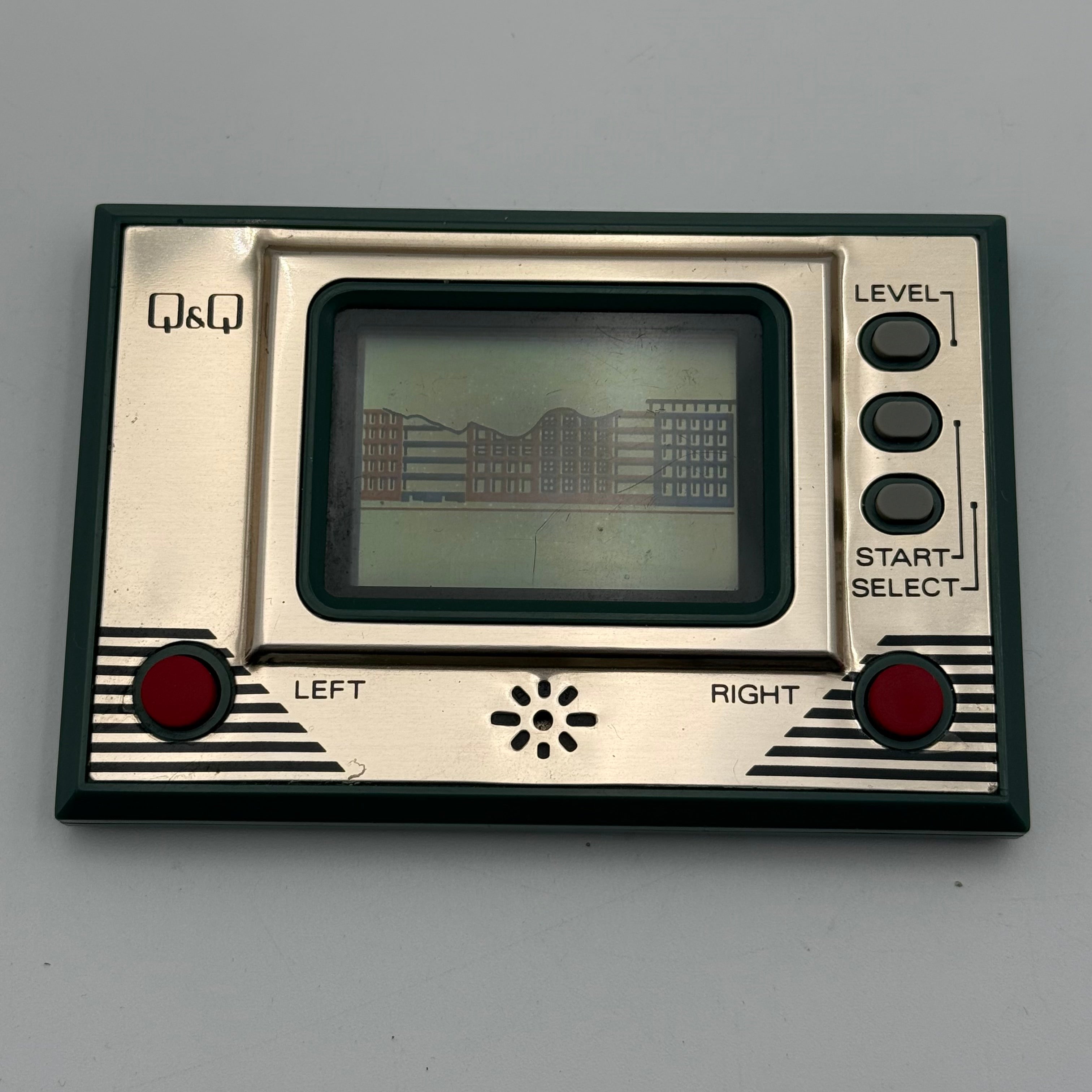 Q&Q Donkey Kong Smash 1984 Handheld Console CG-002