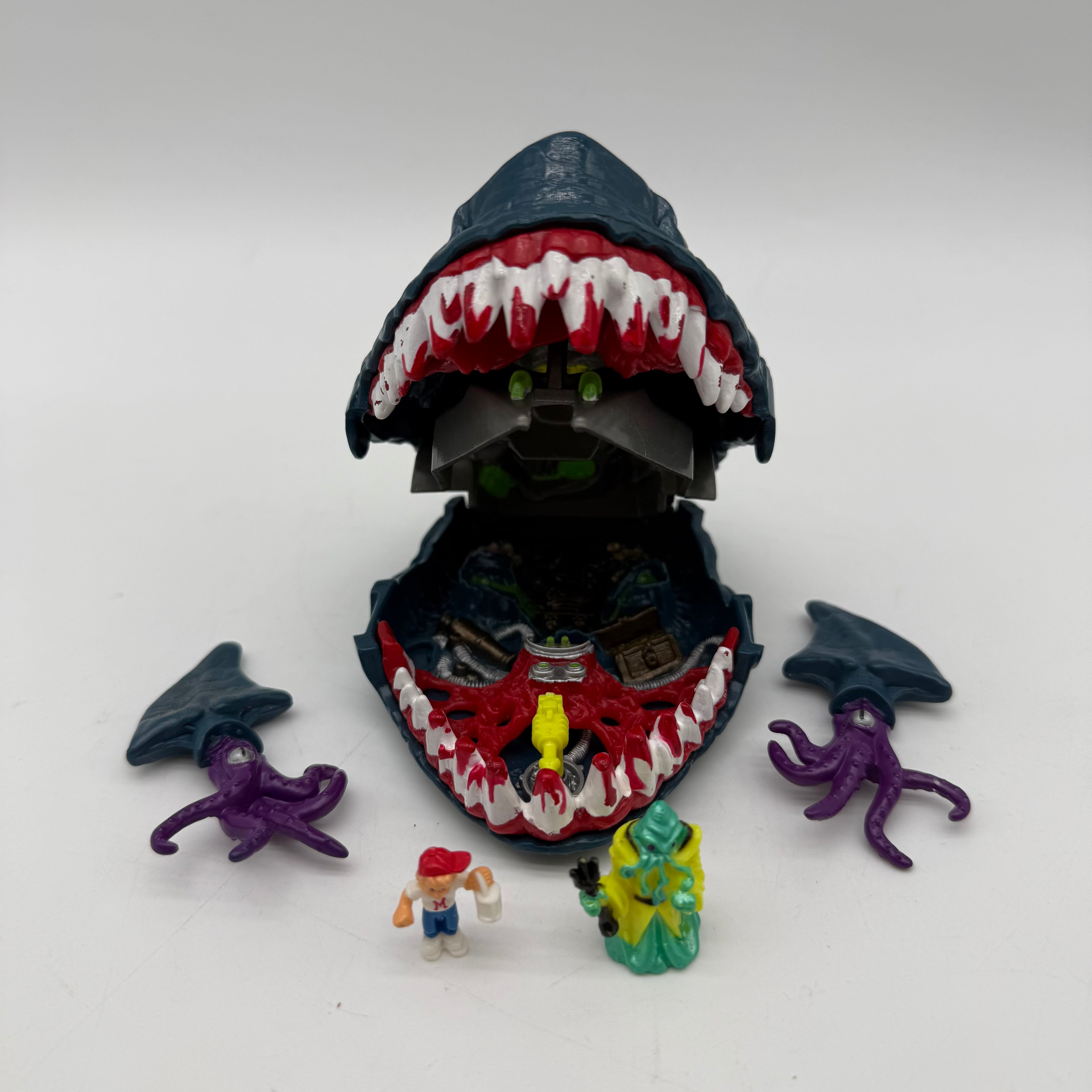 Mighty Max Bluebird Toys Caught by the Man-Eater Complete