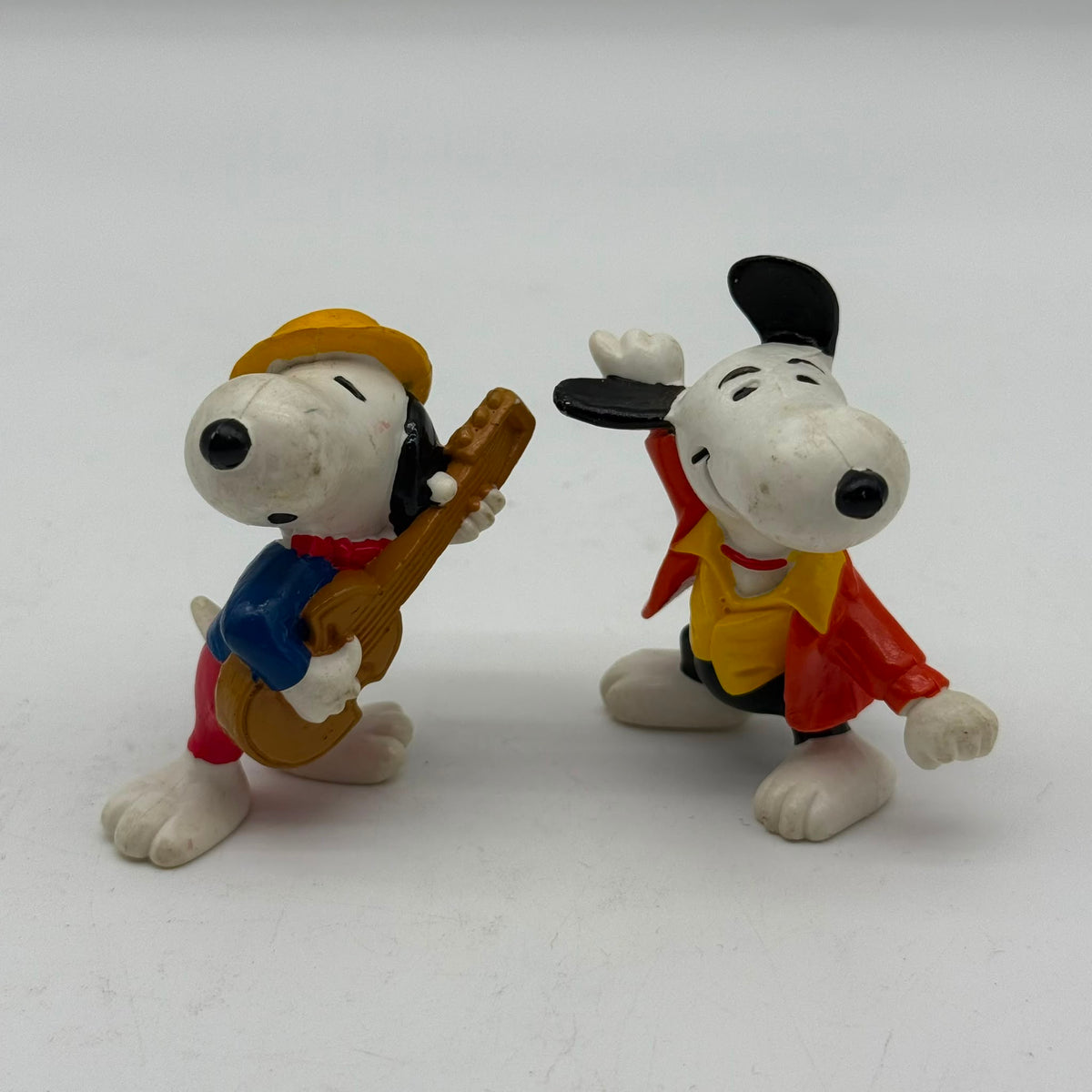 Snoopy PVC Around the World Tour x2 Figures