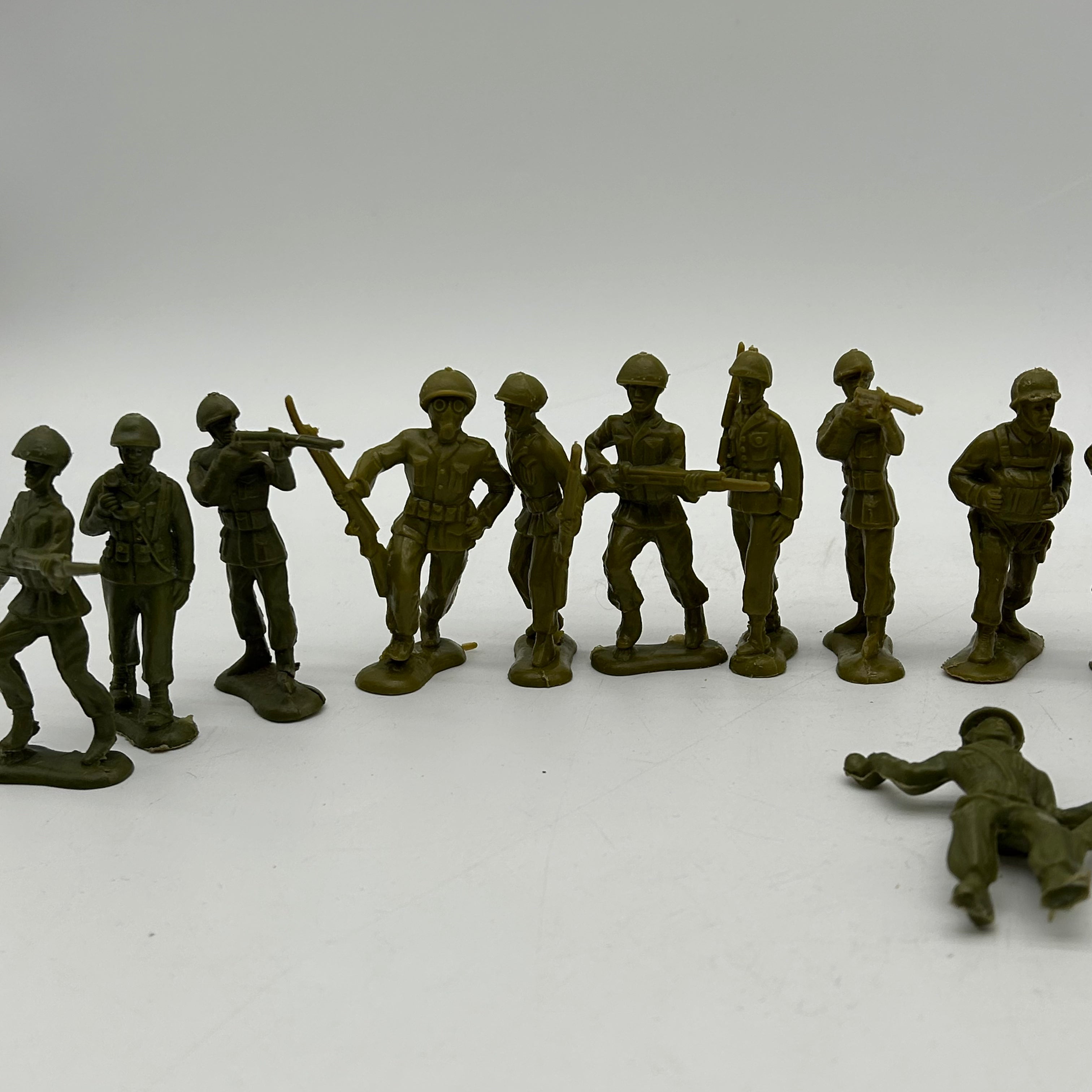 Vntage MPC Toy Soldiers 1960s Figure Bundle x18