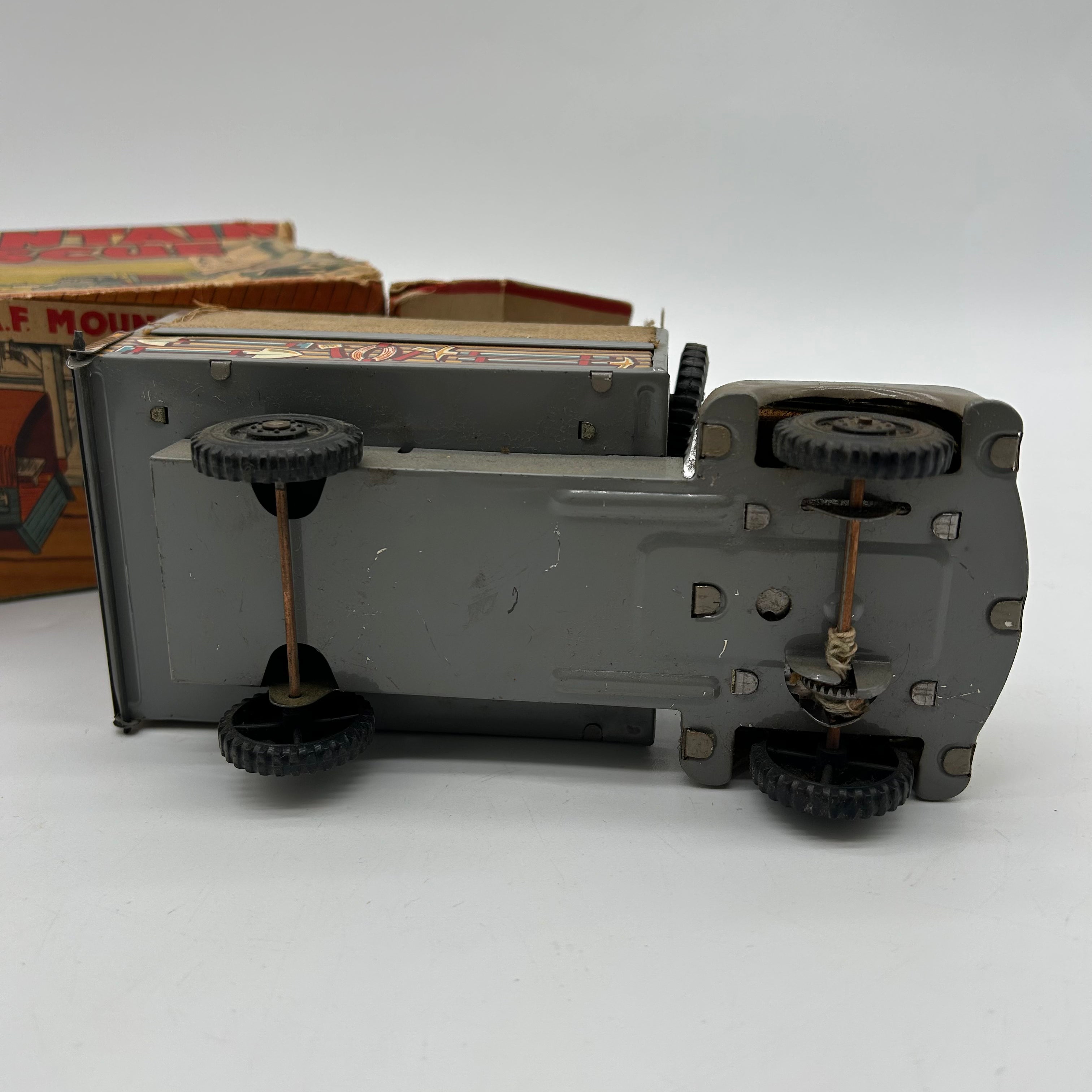 No. 57 R.A.F Mountain Rescue Truck 50s / 60s